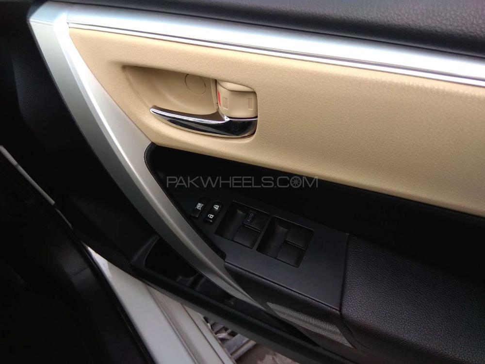 Toyota Corolla 2018 for Sale in Lahore Toyota Corolla 2018 for Sale in Lahore Image-11