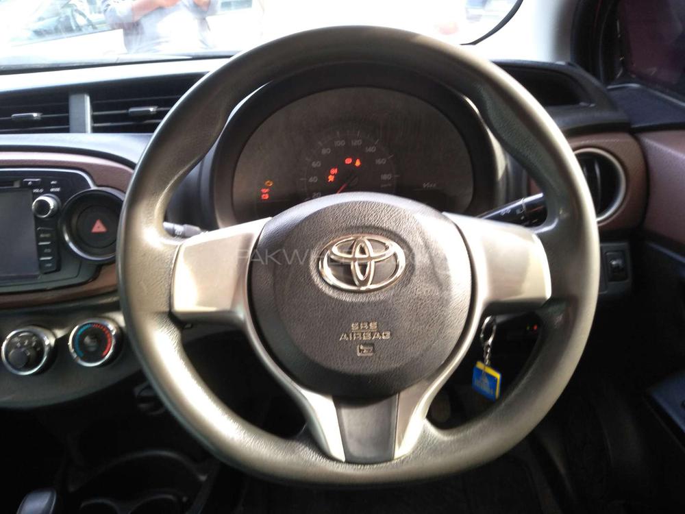 Toyota Vitz 2012 for Sale in Karachi Toyota Vitz 2012 for Sale in Karachi Image-4