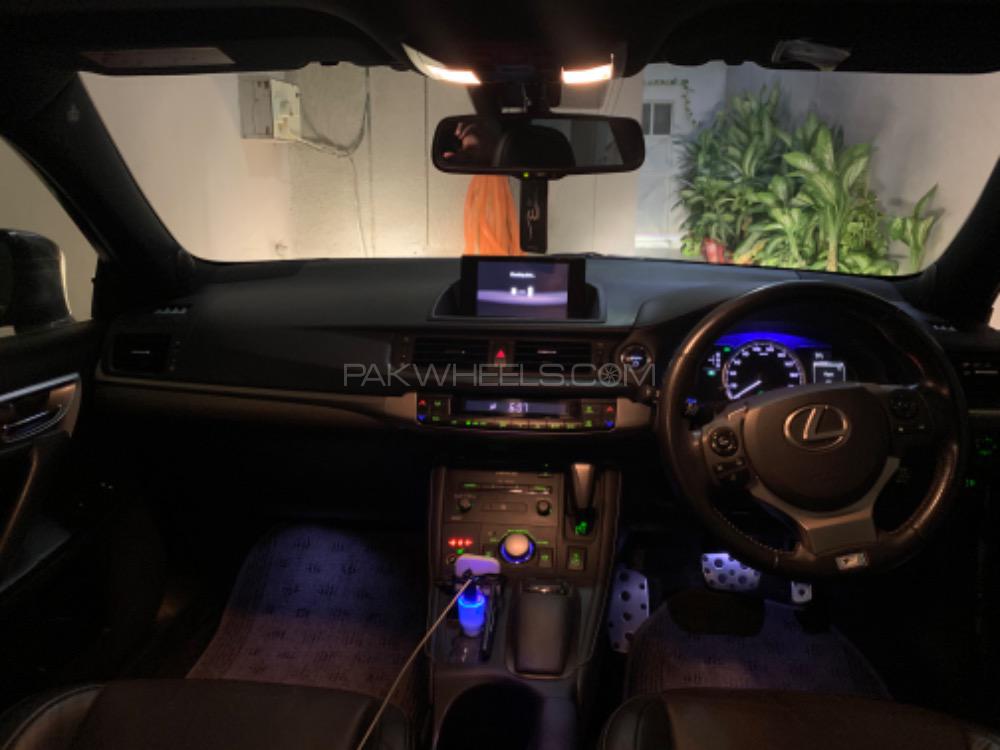 Lexus CT200h 2017 for Sale in Karachi Lexus CT200h 2017 for Sale in Karachi Image-3