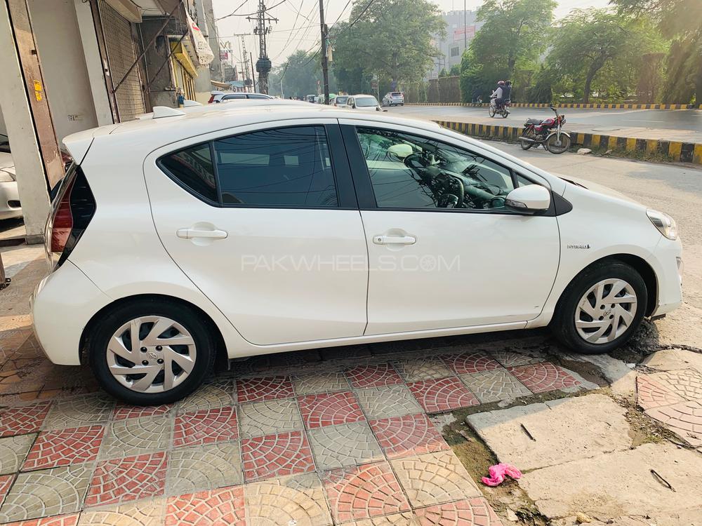 Toyota Aqua 2015 for Sale in Lahore Toyota Aqua 2015 for Sale in Lahore Image-8