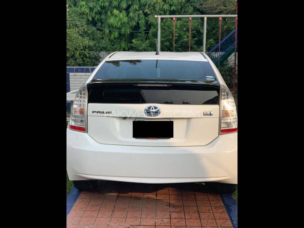 Toyota Prius 2011 for Sale in Lahore Toyota Prius 2011 for Sale in Lahore Image-4