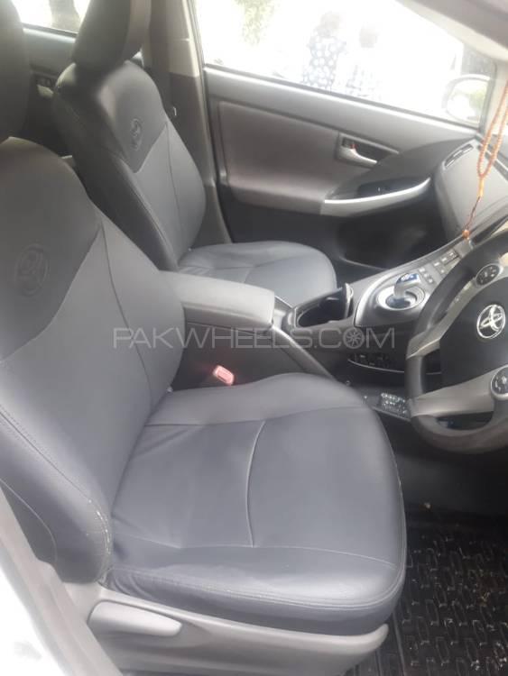 Toyota Prius 2011 for Sale in Lahore Toyota Prius 2011 for Sale in Lahore Image-8