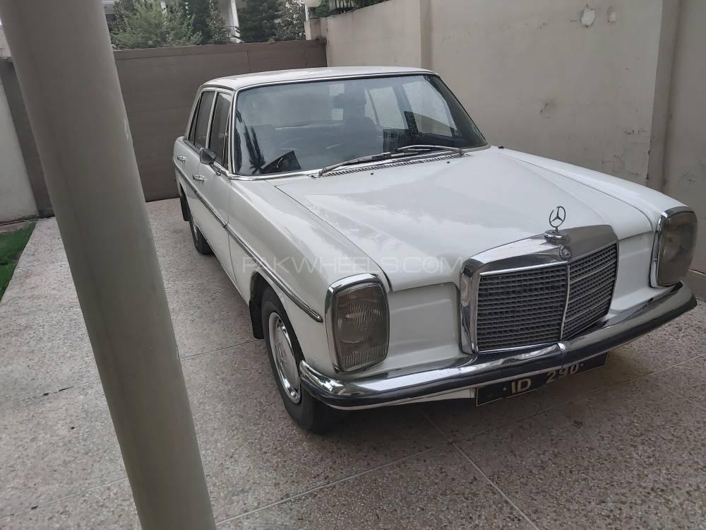 Mercedes Benz 200 D 1972 for Sale in Islamabad Image-1