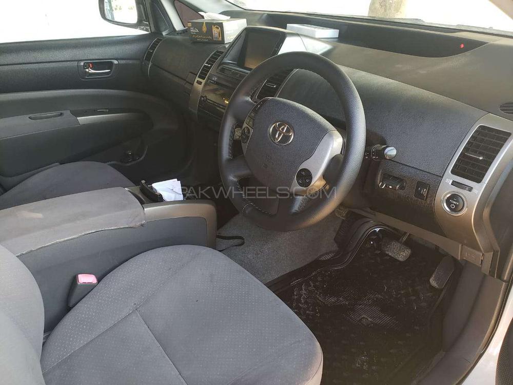 Toyota Prius 2006 for Sale in Karachi Toyota Prius 2006 for Sale in Karachi Image-5