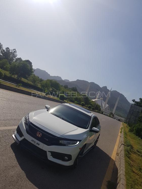 Honda Civic - 2017  Honda Civic - 2017  Image-2