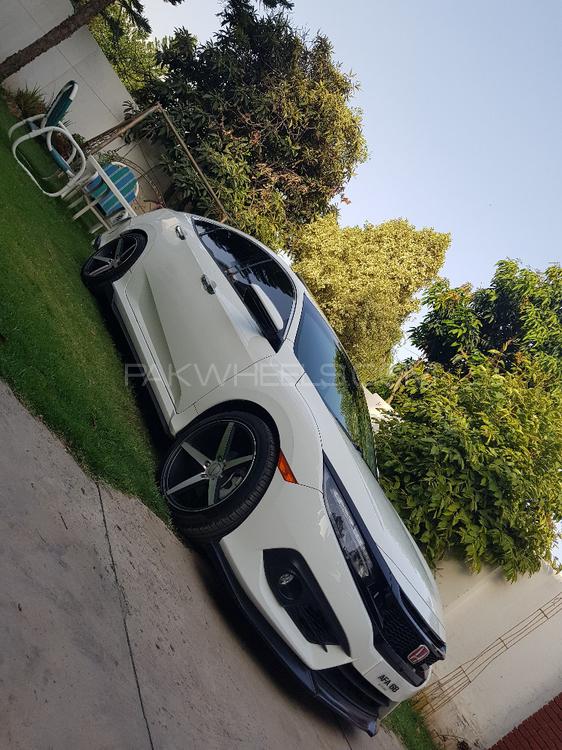 Honda Civic - 2017  Honda Civic - 2017  Image-4