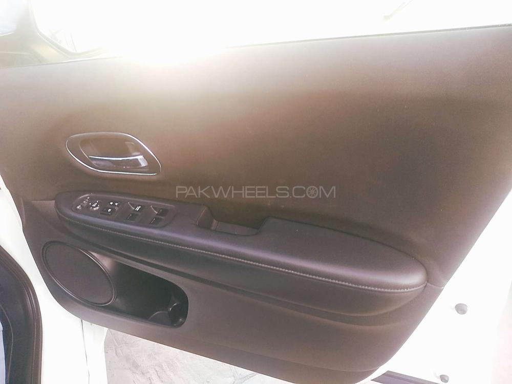 Honda Vezel 2014 for Sale in Rawalpindi Honda Vezel 2014 for Sale in Rawalpindi Image-10