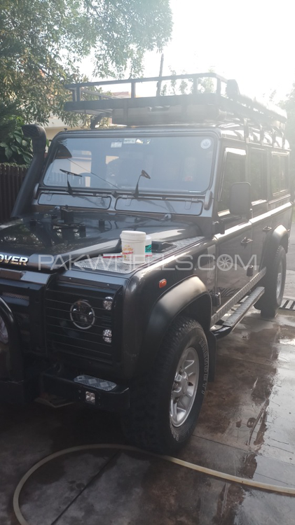 Land Rover Defender - 2006  Land Rover Defender - 2006  Image-2