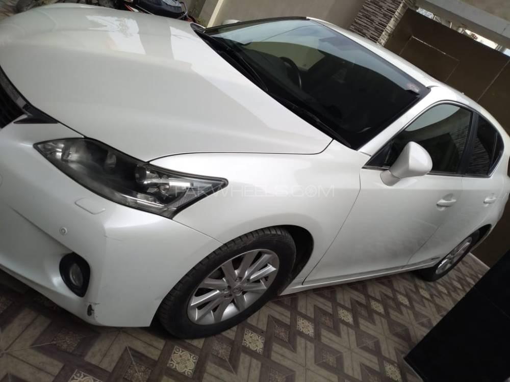 Lexus CT200h 2013 for Sale in Karachi Lexus CT200h 2013 for Sale in Karachi Image-3
