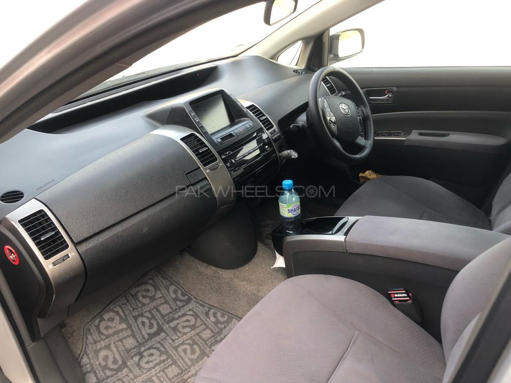 Toyota Prius 2011 for Sale in Peshawar Toyota Prius 2011 for Sale in Peshawar Image-11