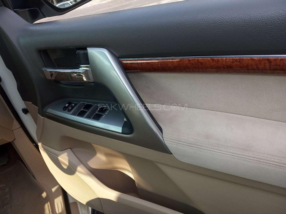 Toyota Land Cruiser 2012 for Sale in Islamabad Toyota Land Cruiser 2012 for Sale in Islamabad Image-10