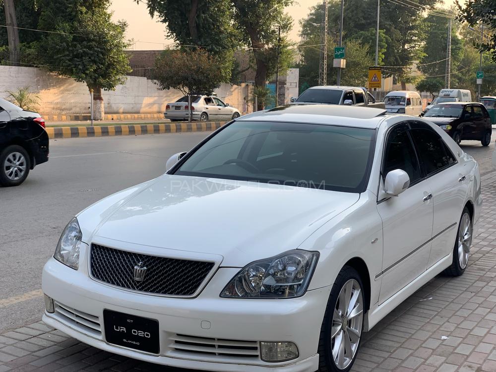 Toyota Crown 2005 for Sale in Islamabad Toyota Crown 2005 for Sale in Islamabad Image-3