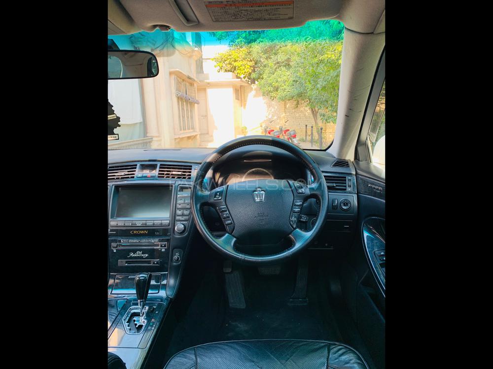 Toyota Crown 2005 for Sale in Islamabad Toyota Crown 2005 for Sale in Islamabad Image-18