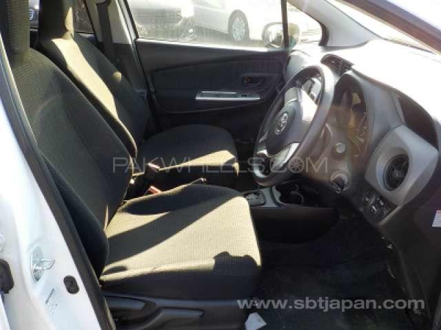 Toyota Vitz 2016 for Sale in Sialkot Toyota Vitz 2016 for Sale in Sialkot Image-4