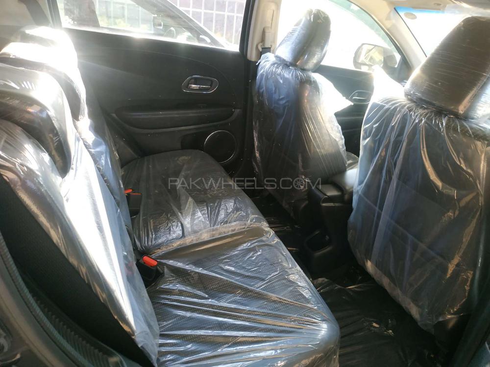 Honda Vezel 2014 for Sale in Peshawar Honda Vezel 2014 for Sale in Peshawar Image-7