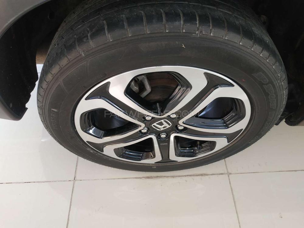 Honda Vezel 2014 for Sale in Peshawar Honda Vezel 2014 for Sale in Peshawar Image-8