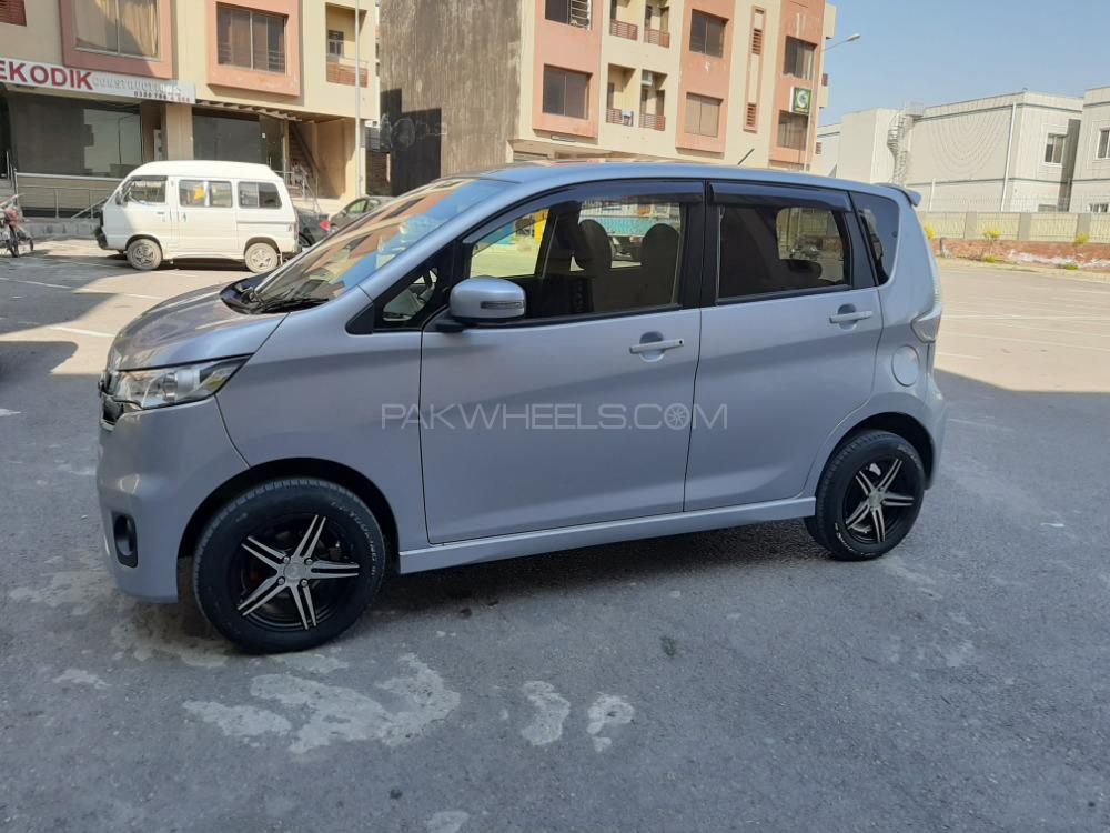 Nissan Dayz Highway Star 2014 for Sale in Islamabad Nissan Dayz Highway Star 2014 for Sale in Islamabad Image-2