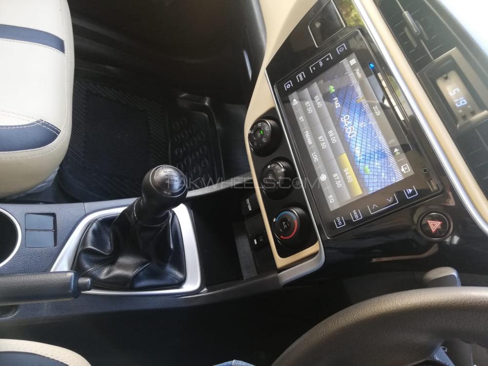 Toyota Corolla 2018 for Sale in Karachi Toyota Corolla 2018 for Sale in Karachi Image-8