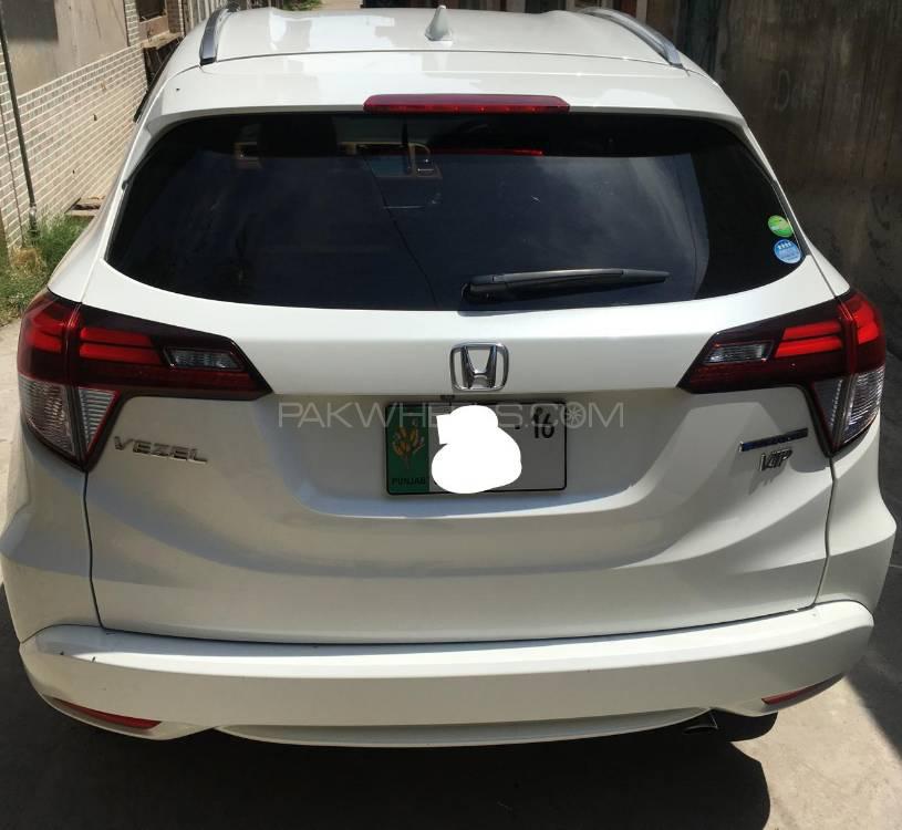 Honda Vezel 2015 for Sale in Lahore Honda Vezel 2015 for Sale in Lahore Image-2