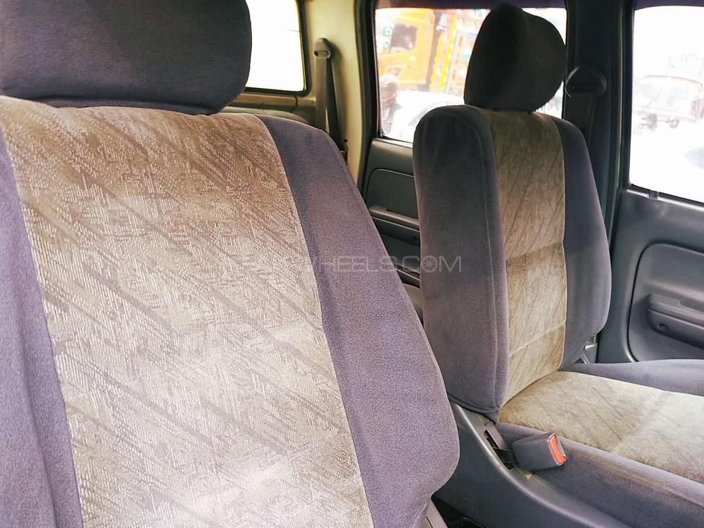 Toyota Hilux 1999 for Sale in Rawalpindi Toyota Hilux 1999 for Sale in Rawalpindi Image-9