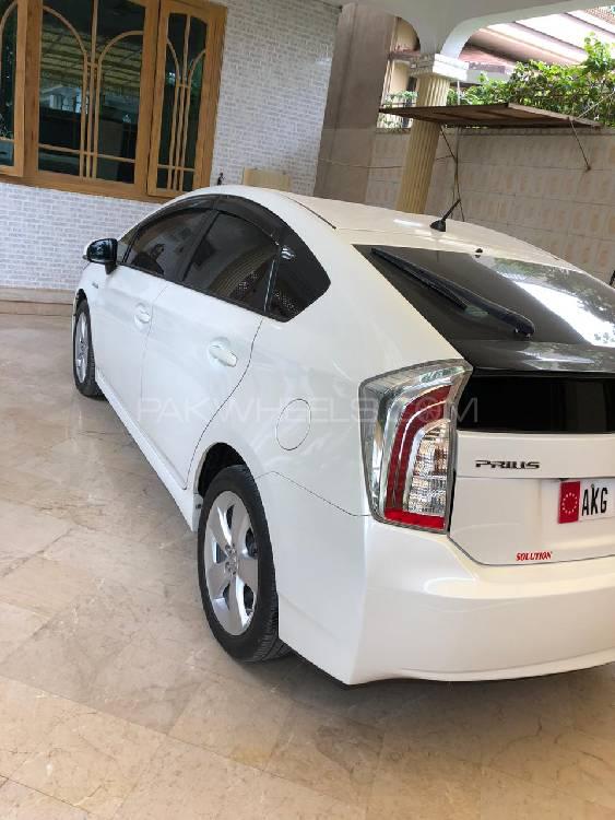 Toyota Prius 2014 for Sale in Peshawar Toyota Prius 2014 for Sale in Peshawar Image-2