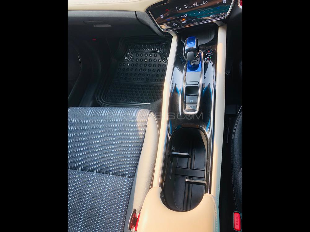 Honda Vezel 2016 for Sale in Rawalpindi Honda Vezel 2016 for Sale in Rawalpindi Image-3