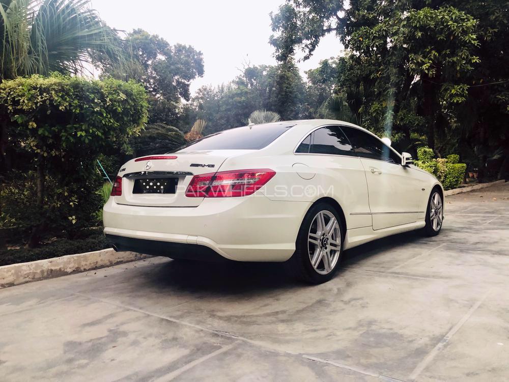 Mercedes Benz E Class Coupe 2012 for Sale in Lahore Mercedes Benz E Class Coupe 2012 for Sale in Lahore Image-4