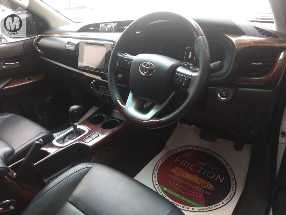 Toyota Hilux 2015 for Sale in Karachi Toyota Hilux 2015 for Sale in Karachi Image-10