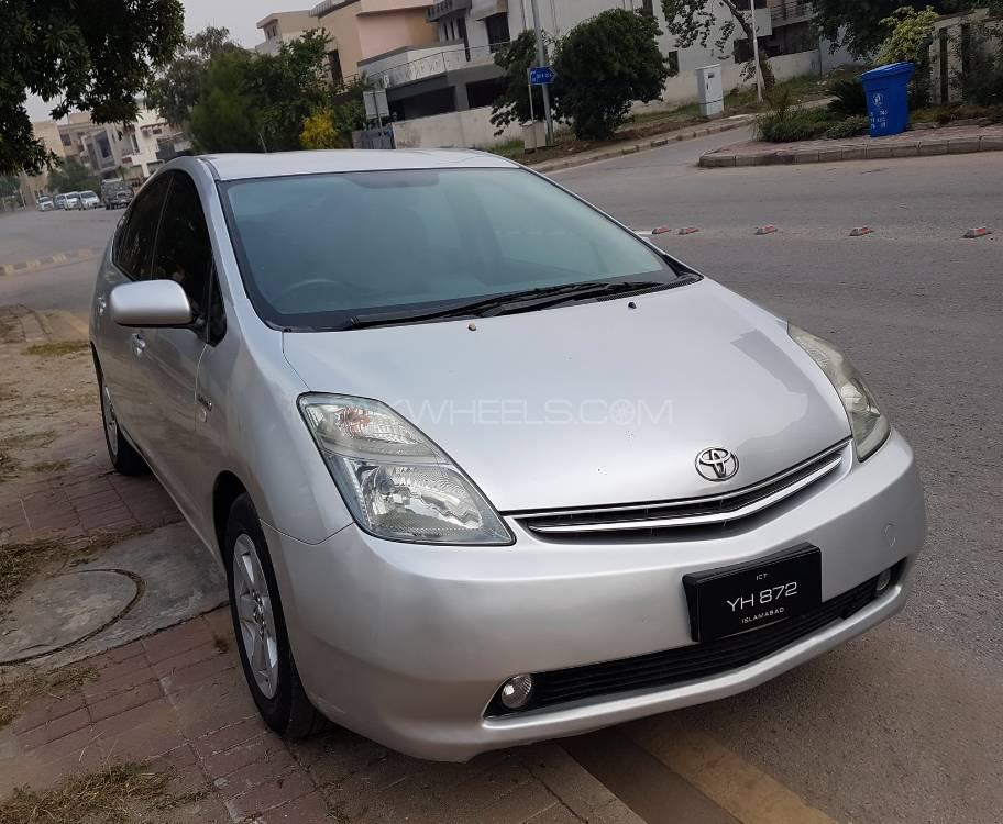 Toyota Prius 2008 for Sale in Islamabad Image-1