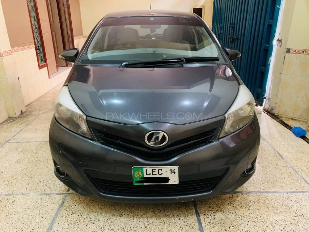 Toyota Vitz 2017 for Sale in Lahore Image-1