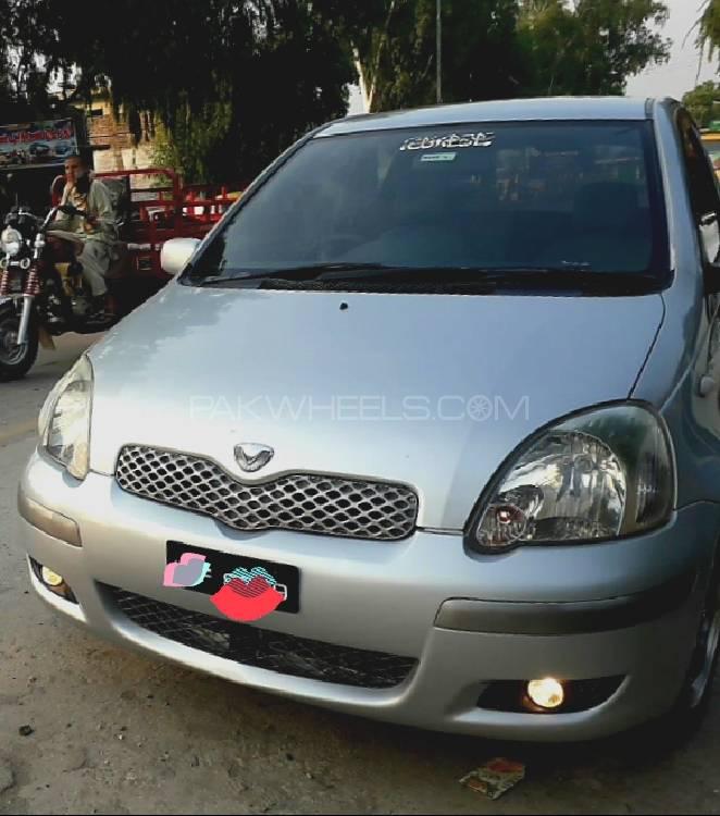 Toyota Vitz 2004 for Sale in Mardan Image-1
