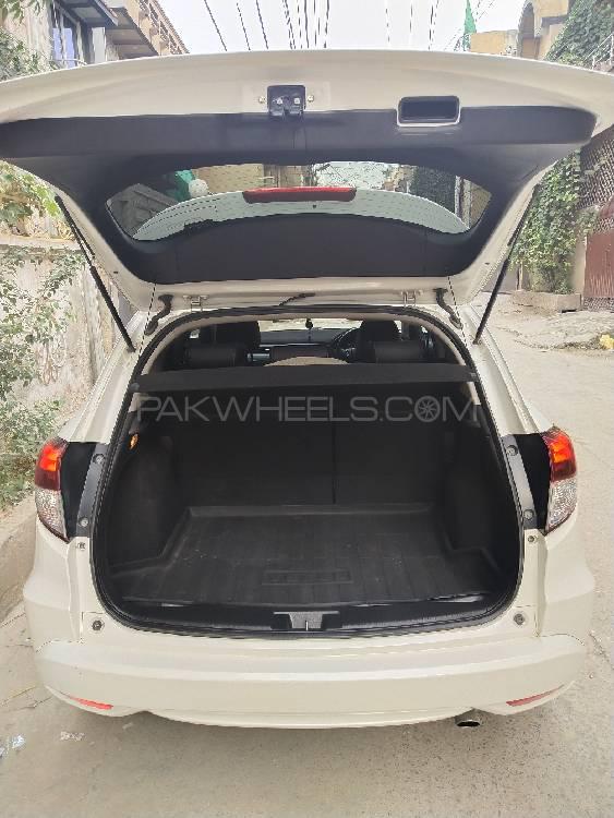 Honda Vezel 2015 for Sale in Rawalpindi Honda Vezel 2015 for Sale in Rawalpindi Image-13