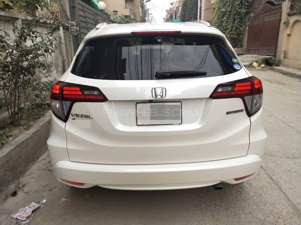 Honda Vezel 2015 for Sale in Rawalpindi Honda Vezel 2015 for Sale in Rawalpindi Image-16
