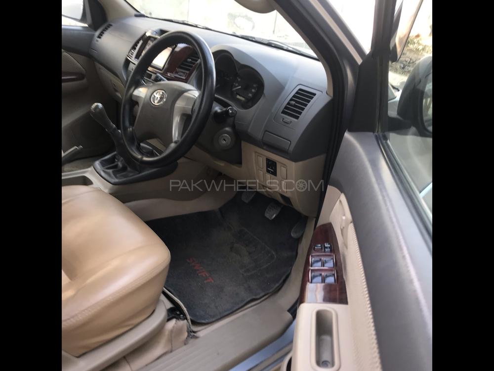 Toyota Hilux 2013 for Sale in Karachi Toyota Hilux 2013 for Sale in Karachi Image-10