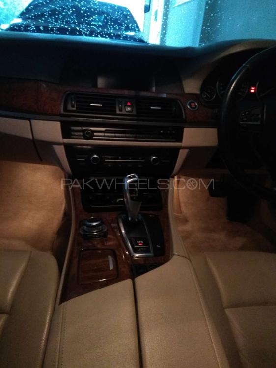 BMW 5 Series 2010 for Sale in Lahore BMW 5 Series 2010 for Sale in Lahore Image-9