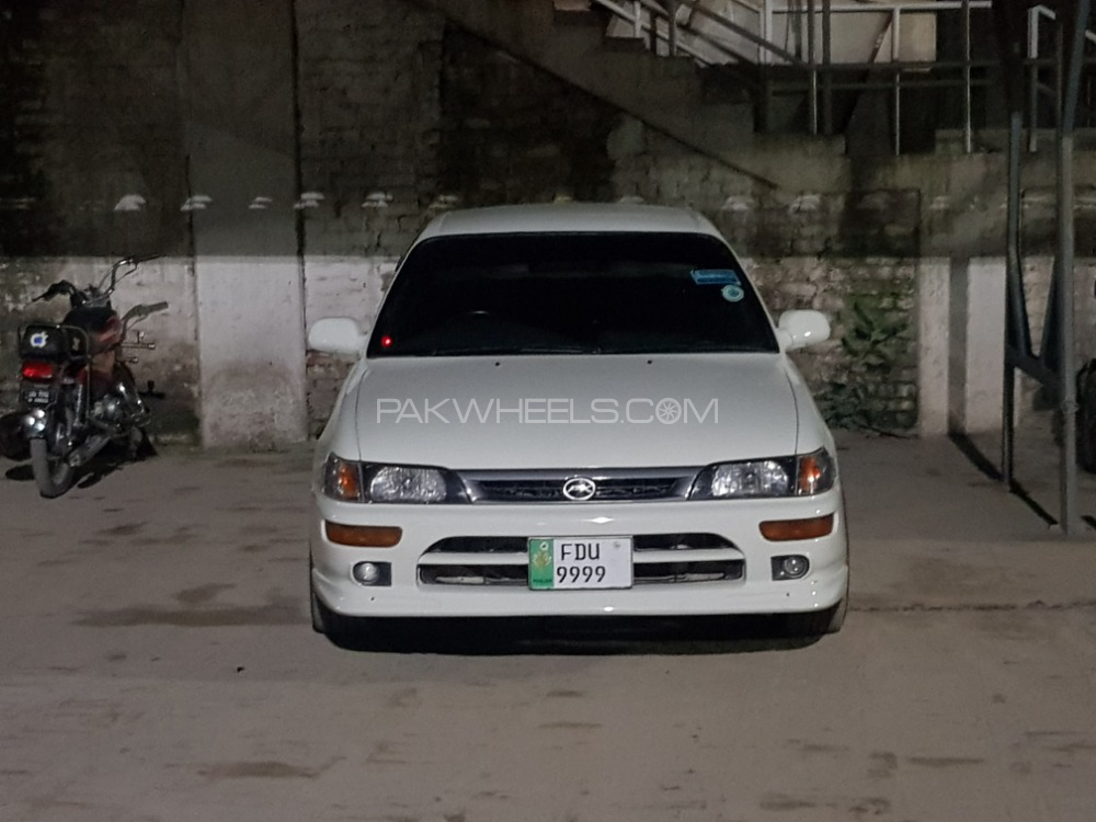 Toyota Corolla - 1998  Image-1