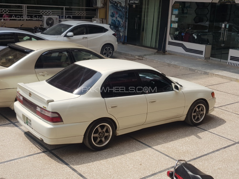 Toyota Corolla - 1998  Toyota Corolla - 1998  Image-3