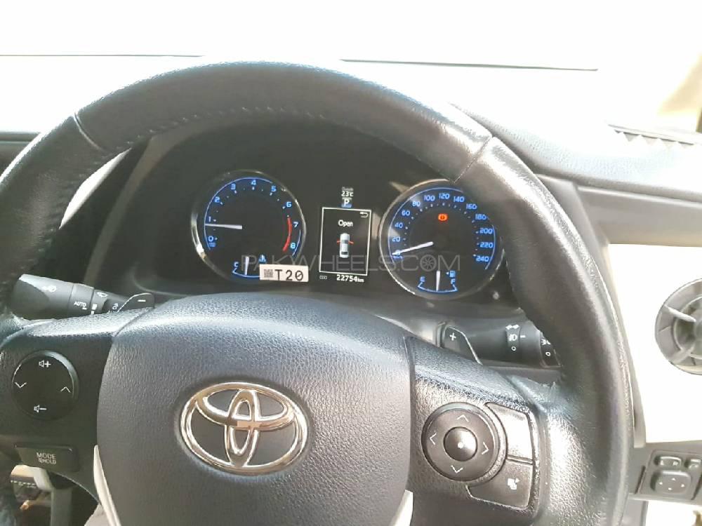 Toyota Corolla 2018 for Sale in Peshawar Toyota Corolla 2018 for Sale in Peshawar Image-4