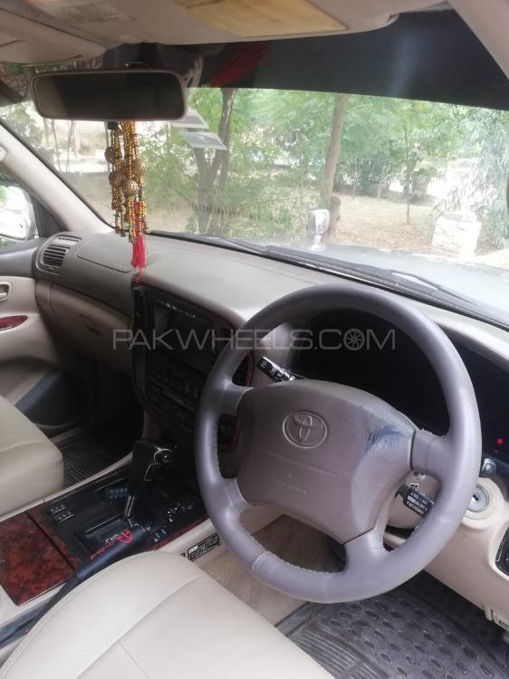 Lexus LX Series 2002 for Sale in Lahore Lexus LX Series 2002 for Sale in Lahore Image-2