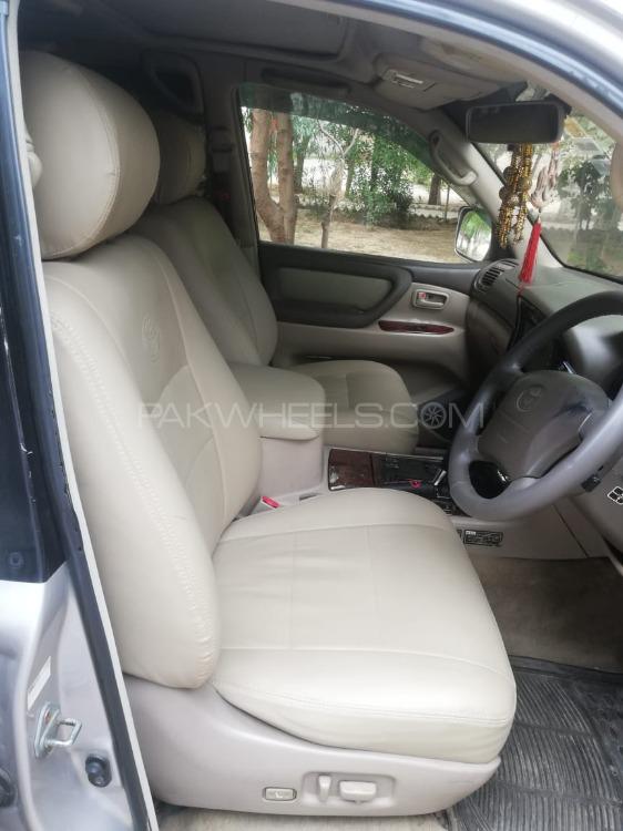 Lexus LX Series 2002 for Sale in Lahore Lexus LX Series 2002 for Sale in Lahore Image-3