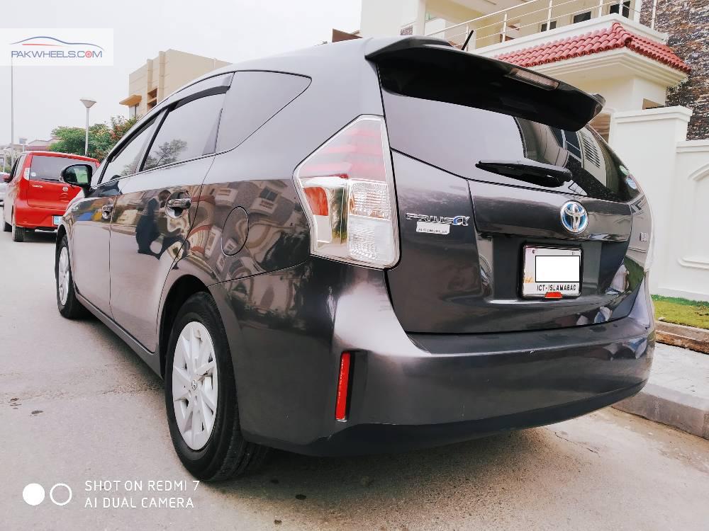 Toyota Prius Alpha 2015 for Sale in Islamabad Toyota Prius Alpha 2015 for Sale in Islamabad Image-10