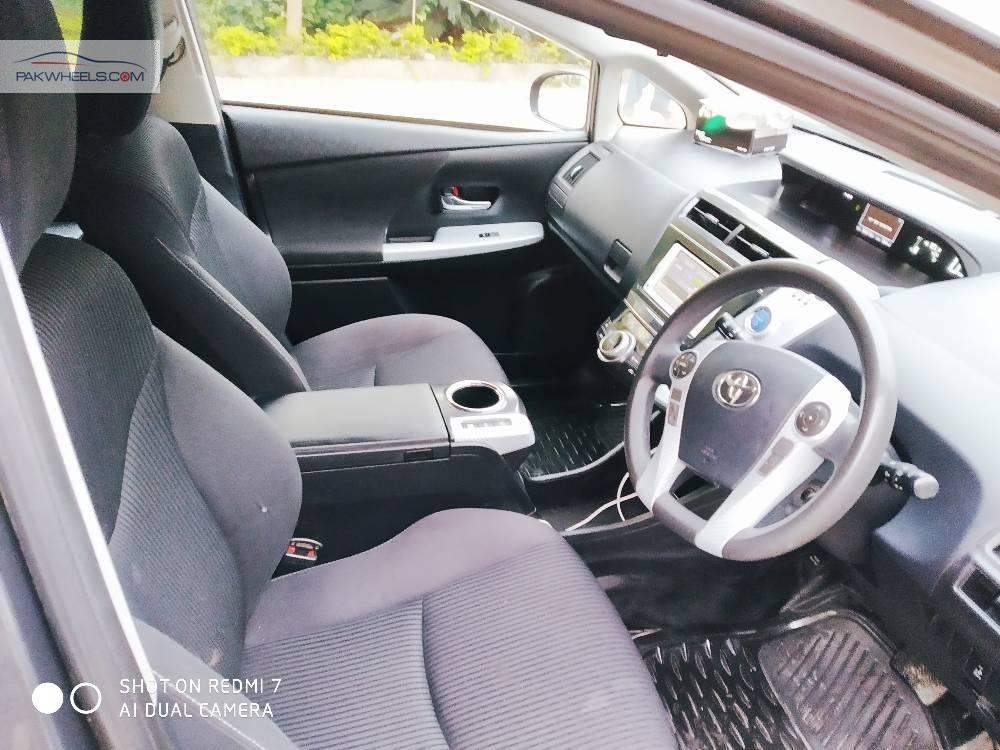Toyota Prius Alpha 2015 for Sale in Islamabad Toyota Prius Alpha 2015 for Sale in Islamabad Image-12