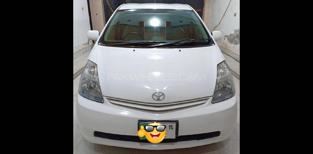 Toyota Prius 2004 for Sale in Lahore Image-1