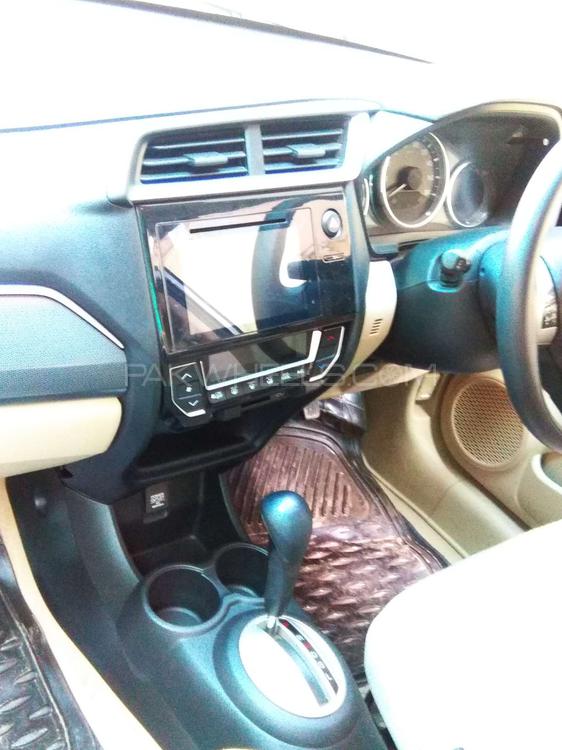 Honda BR-V 2017 for Sale in Lahore Honda BR-V 2017 for Sale in Lahore Image-8