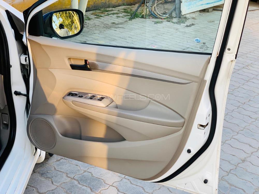 ہونڈا سٹی 2016 for Sale in ایبٹ آباد ہونڈا سٹی 2016 for Sale in ایبٹ آباد Image-11