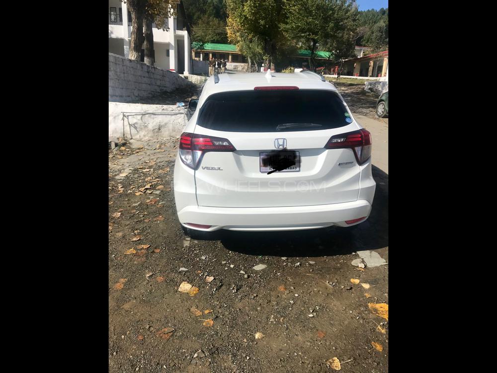 Honda Vezel 2015 for Sale in Abbottabad Honda Vezel 2015 for Sale in Abbottabad Image-4