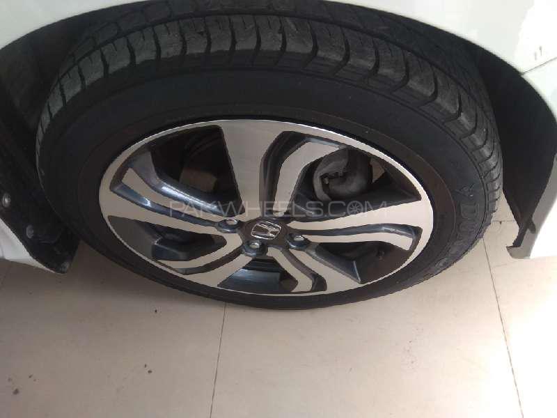 Honda Grace Hybrid 2015 for Sale in Karachi Honda Grace Hybrid 2015 for Sale in Karachi Image-3