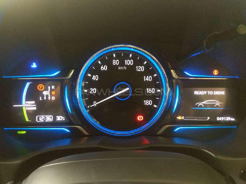 Honda Grace Hybrid 2015 for Sale in Karachi Honda Grace Hybrid 2015 for Sale in Karachi Image-5