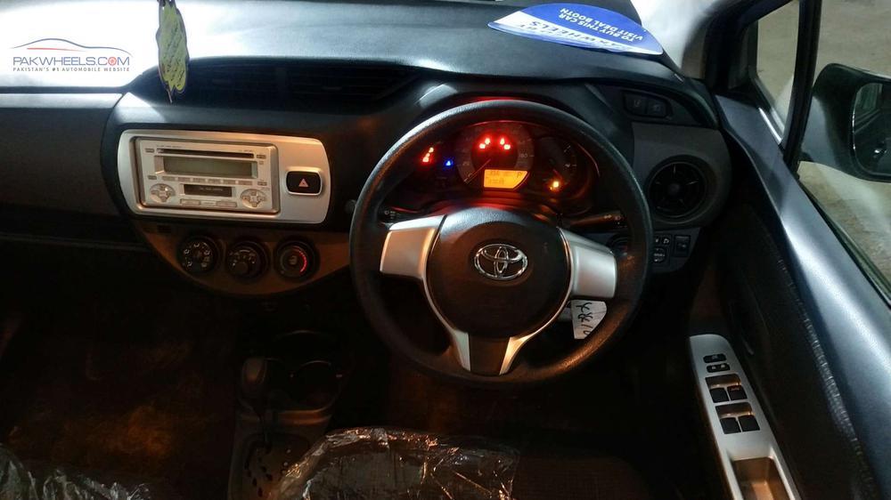 Toyota Vitz 2016 for Sale in Lahore Toyota Vitz 2016 for Sale in Lahore Image-8