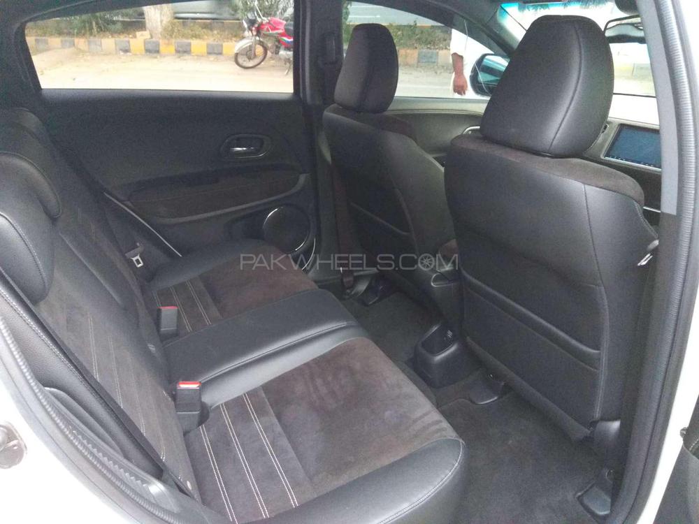 Honda Vezel 2017 for Sale in Lahore Honda Vezel 2017 for Sale in Lahore Image-11